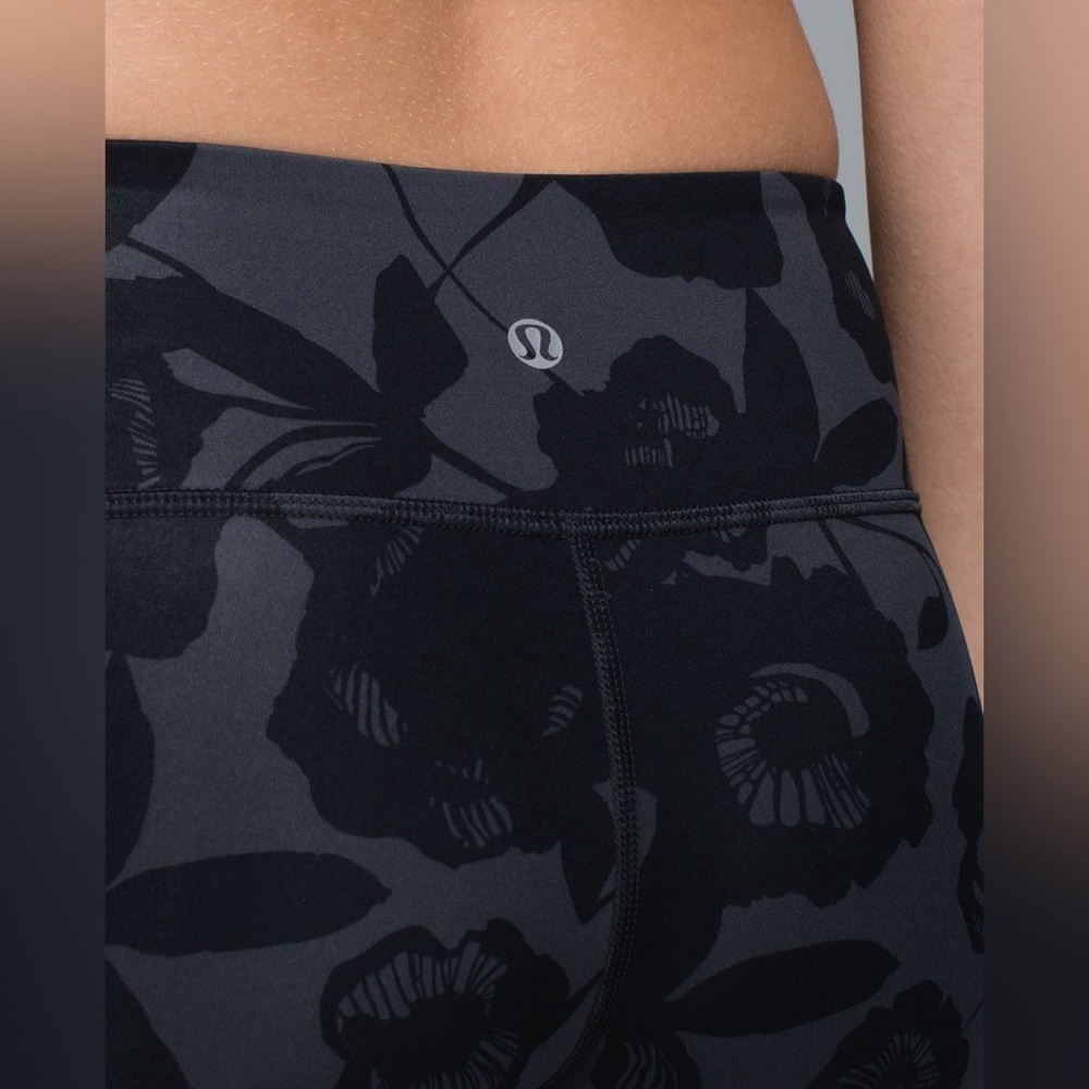 Lululemon Wunder Under Crop II *Full-On Luxtreme - Size 2 - Picture 6 of 10